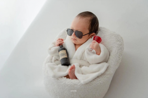 广州供卵代怀包生男孩孕妇肚脐眼突出来